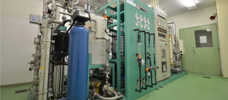 逆浸透膜（RO）と限外濾過膜（UF）を組み合わせた精製水製造装置