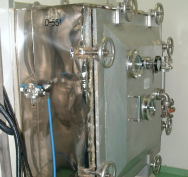 真空棚段乾燥機